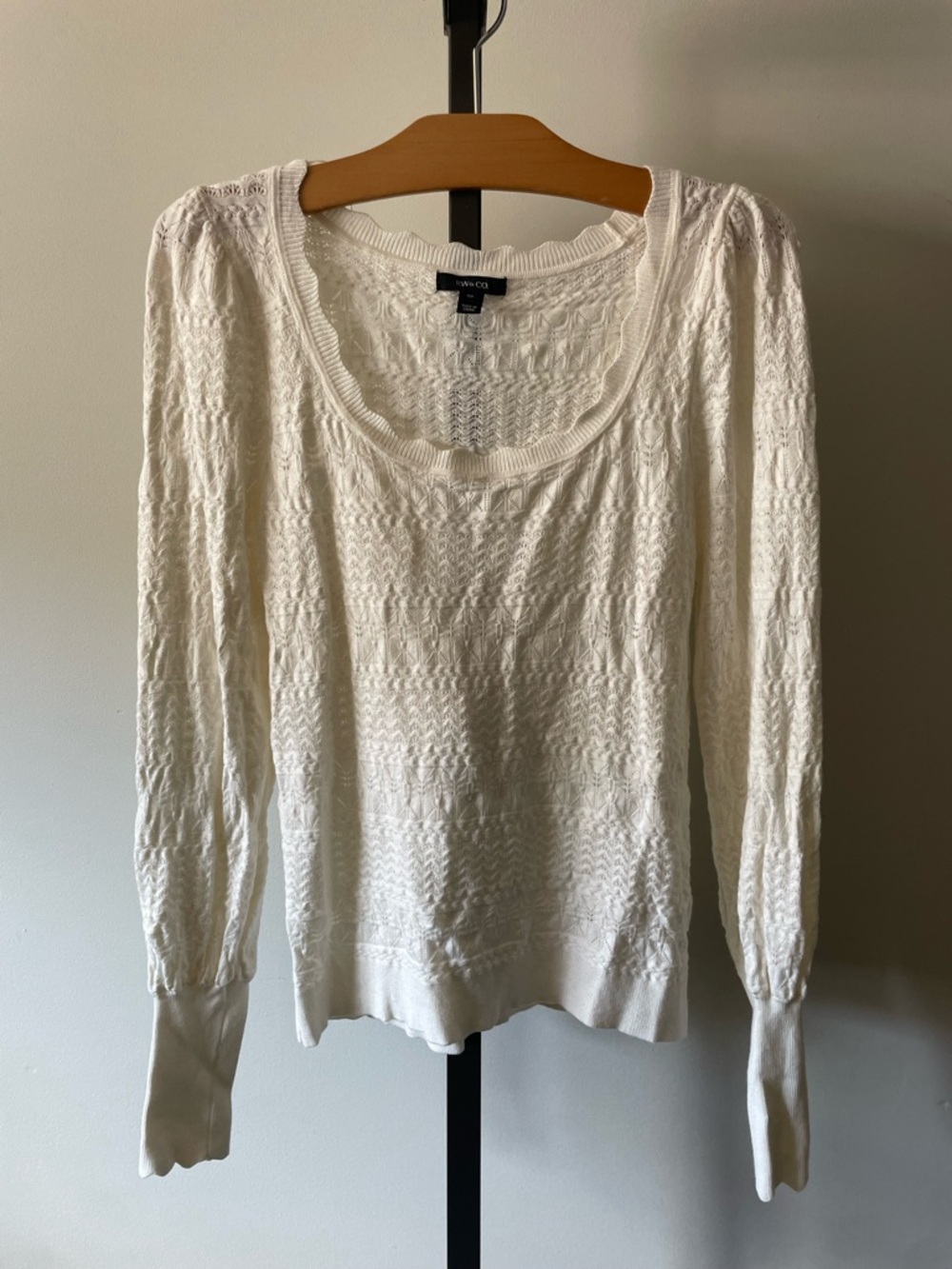 RW&CO Pointelle Knit Scalloped White Sweater Size Small